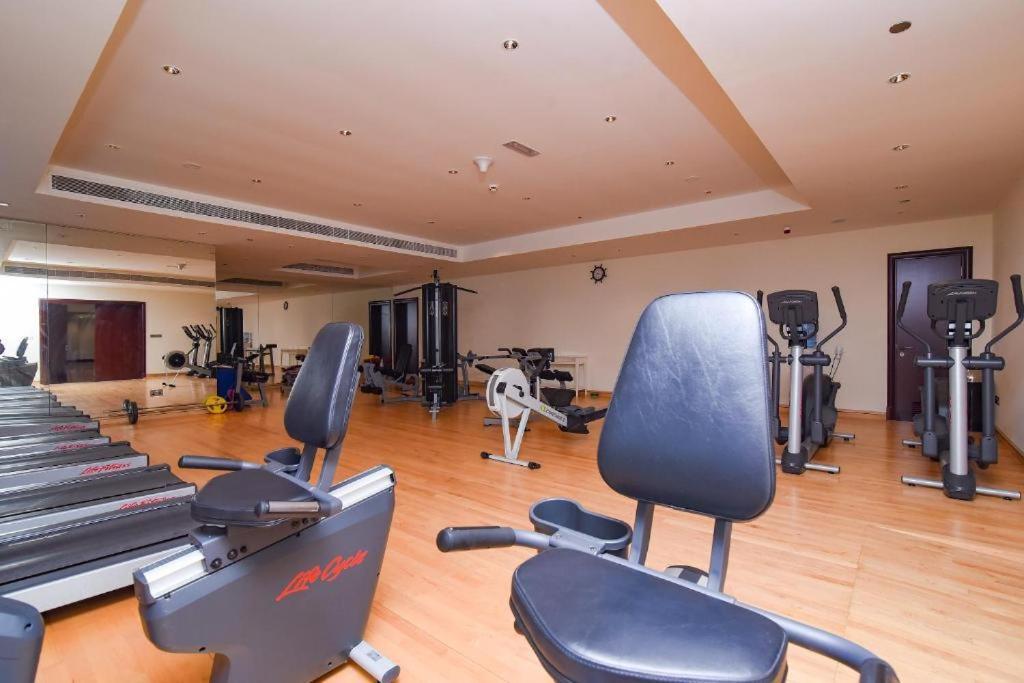 Royal Club By Rvhr, Grandeur Residence Crescent Palm Jumeirah Dubai Buitenkant foto