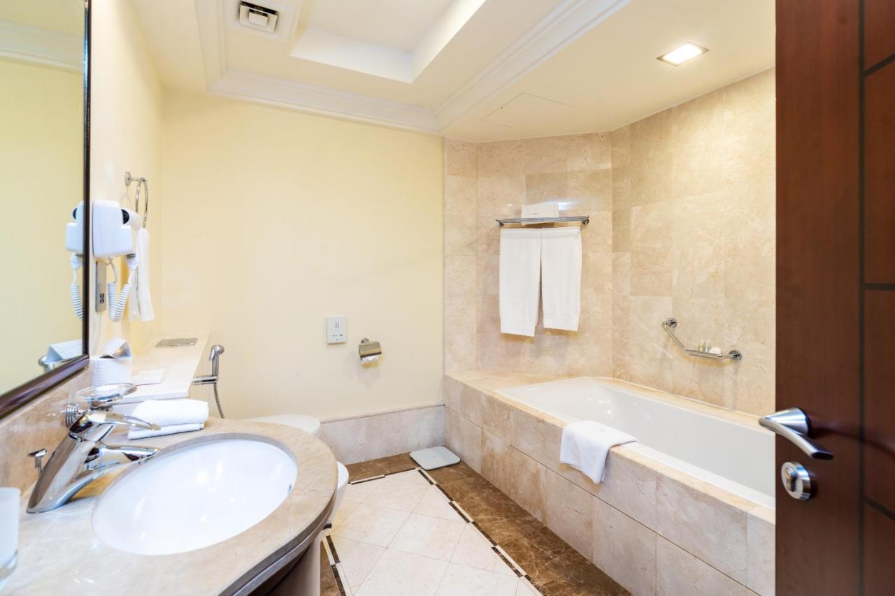 Royal Club By Rvhr, Grandeur Residence Crescent Palm Jumeirah Dubai Buitenkant foto