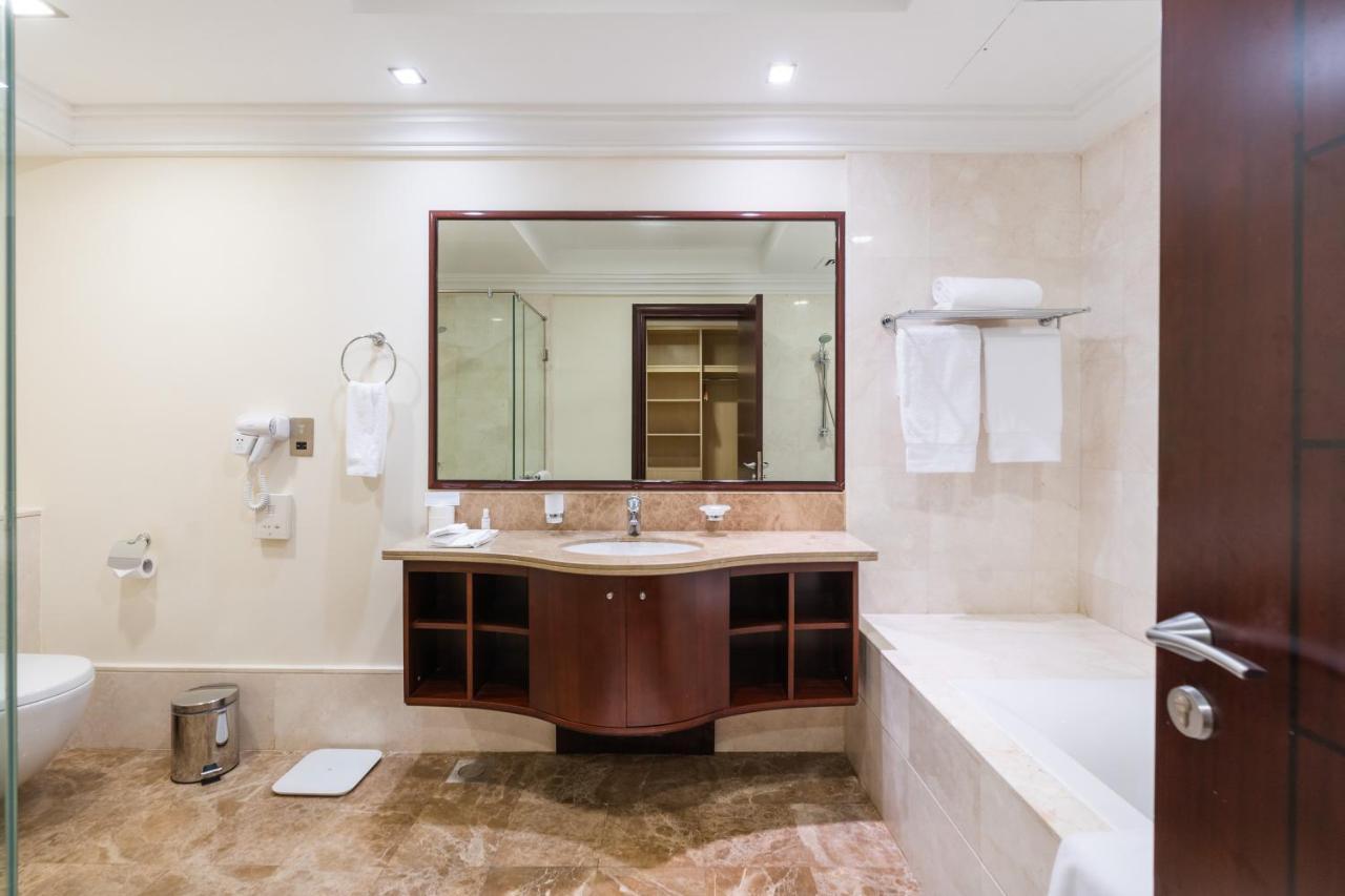 Royal Club By Rvhr, Grandeur Residence Crescent Palm Jumeirah Dubai Buitenkant foto